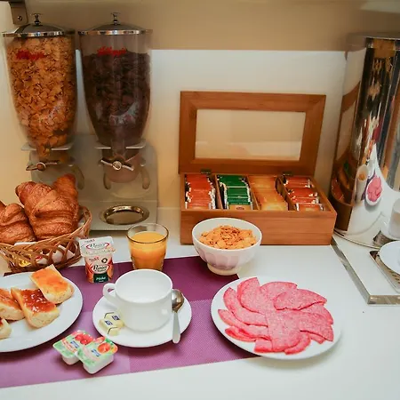 Amiot מלון
