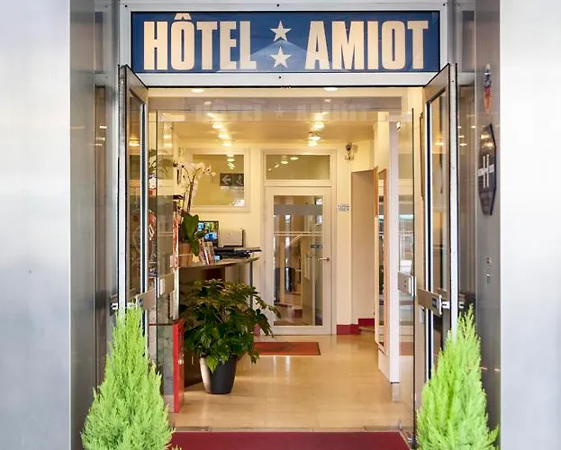 Otel Amiot 2*